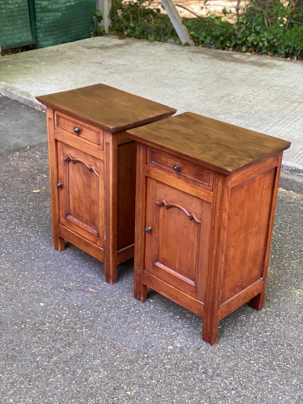 2 solid oak bedside tables signed Jean Laick Dol-de-Bretagne