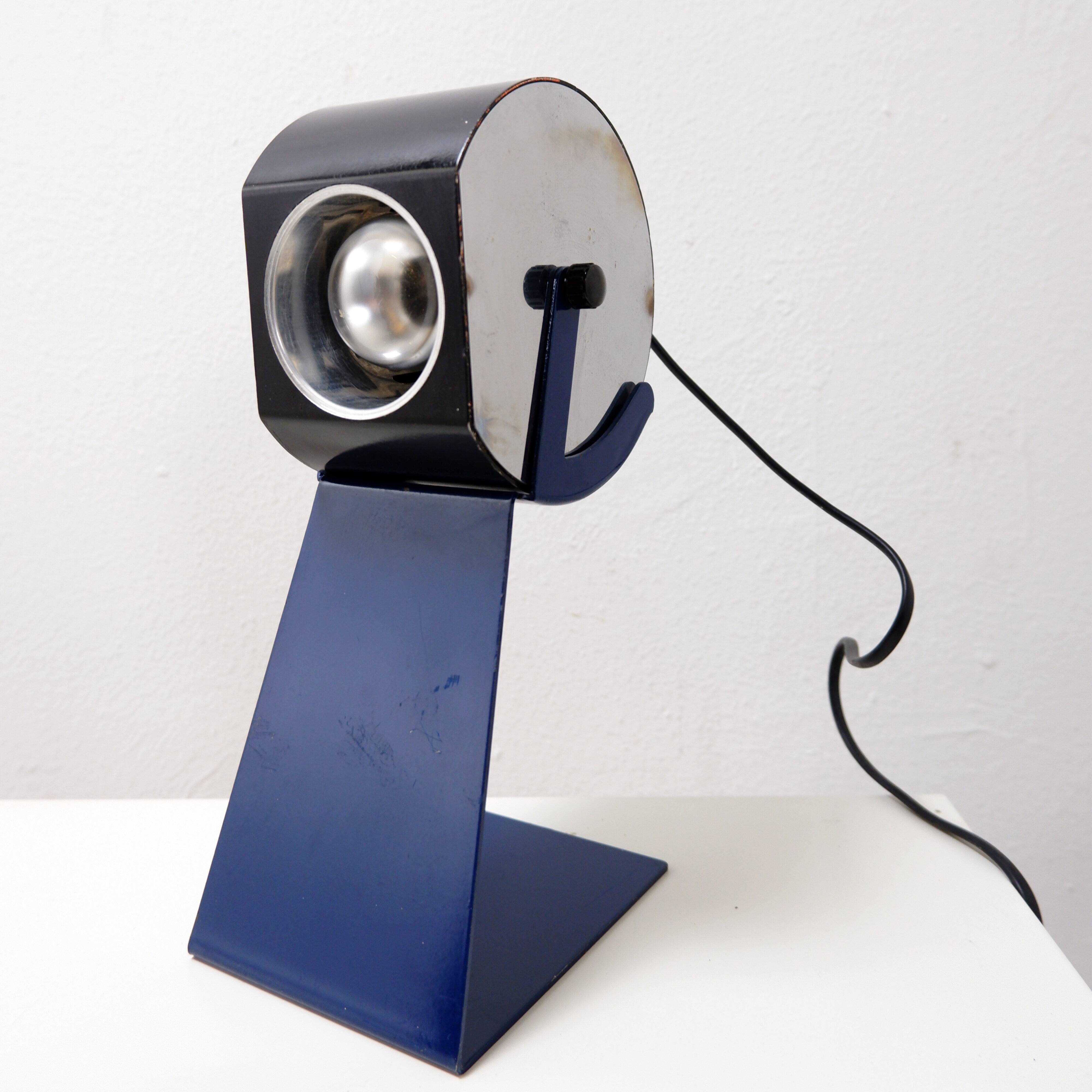 Vintage Italian articulated desk or bedside lamp - 1970s