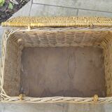 Pretty Wicker Malle. Vintage.