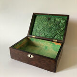 Jewelry box in wood and mother-of-pearl