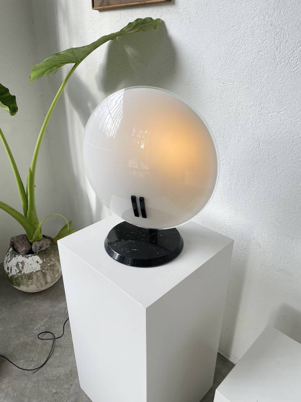 “La Perla” desk lamp by Bruno Gecchelin for Oluce 1980