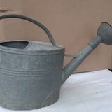 Zinc watering can with iron apple