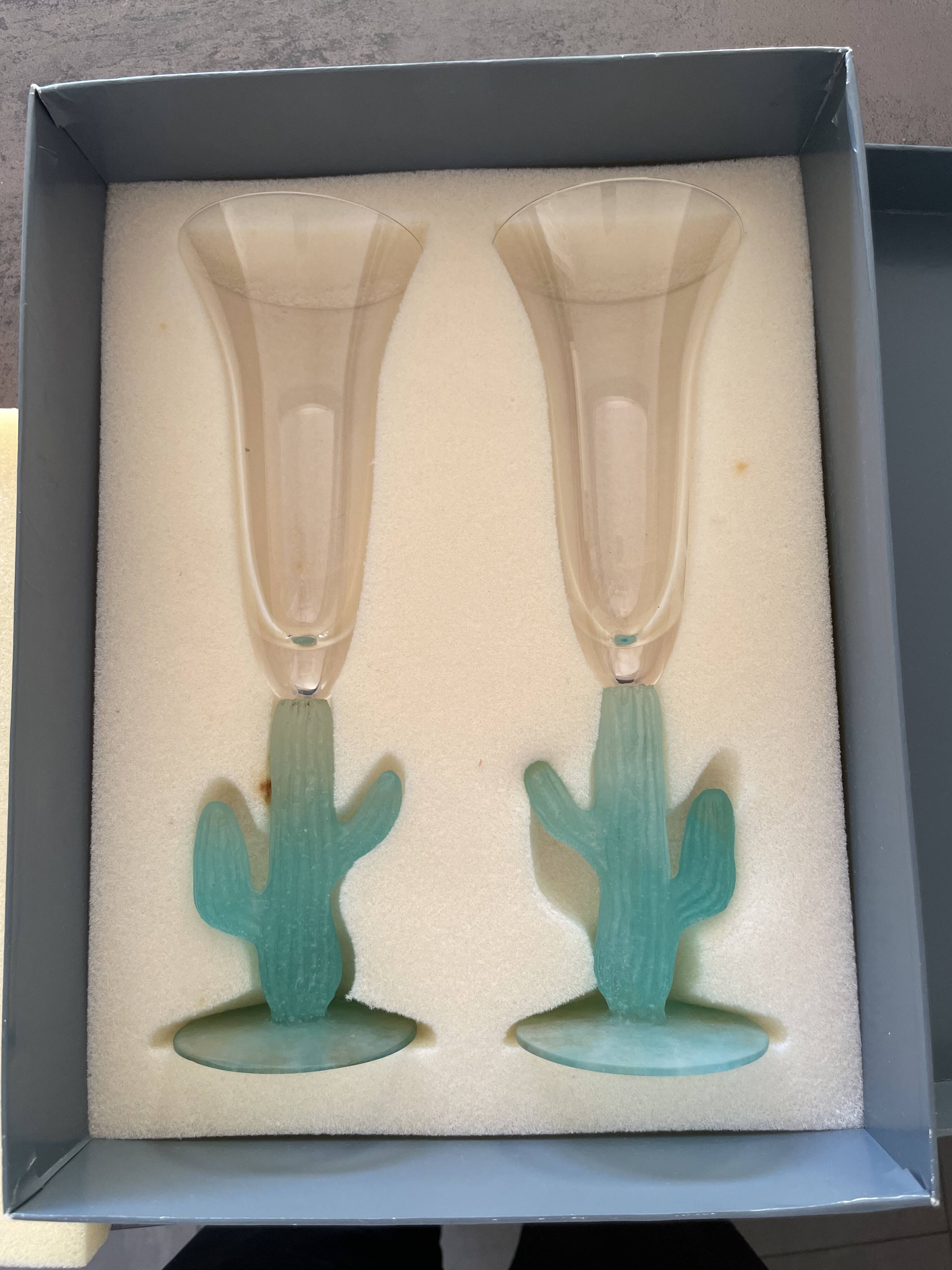 Crystal flutes Hilton Mc Connico