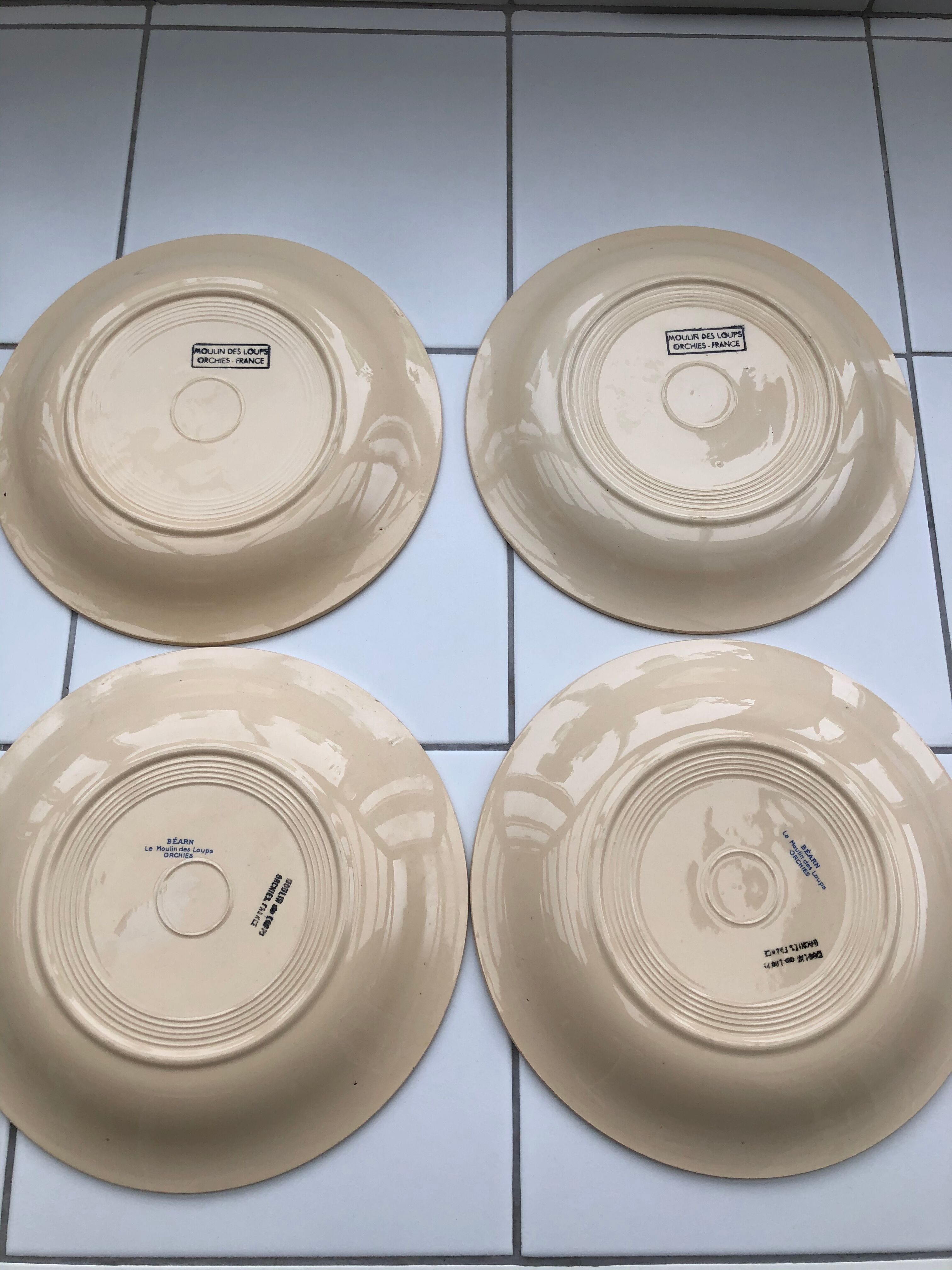 Flat plates with fine flowers