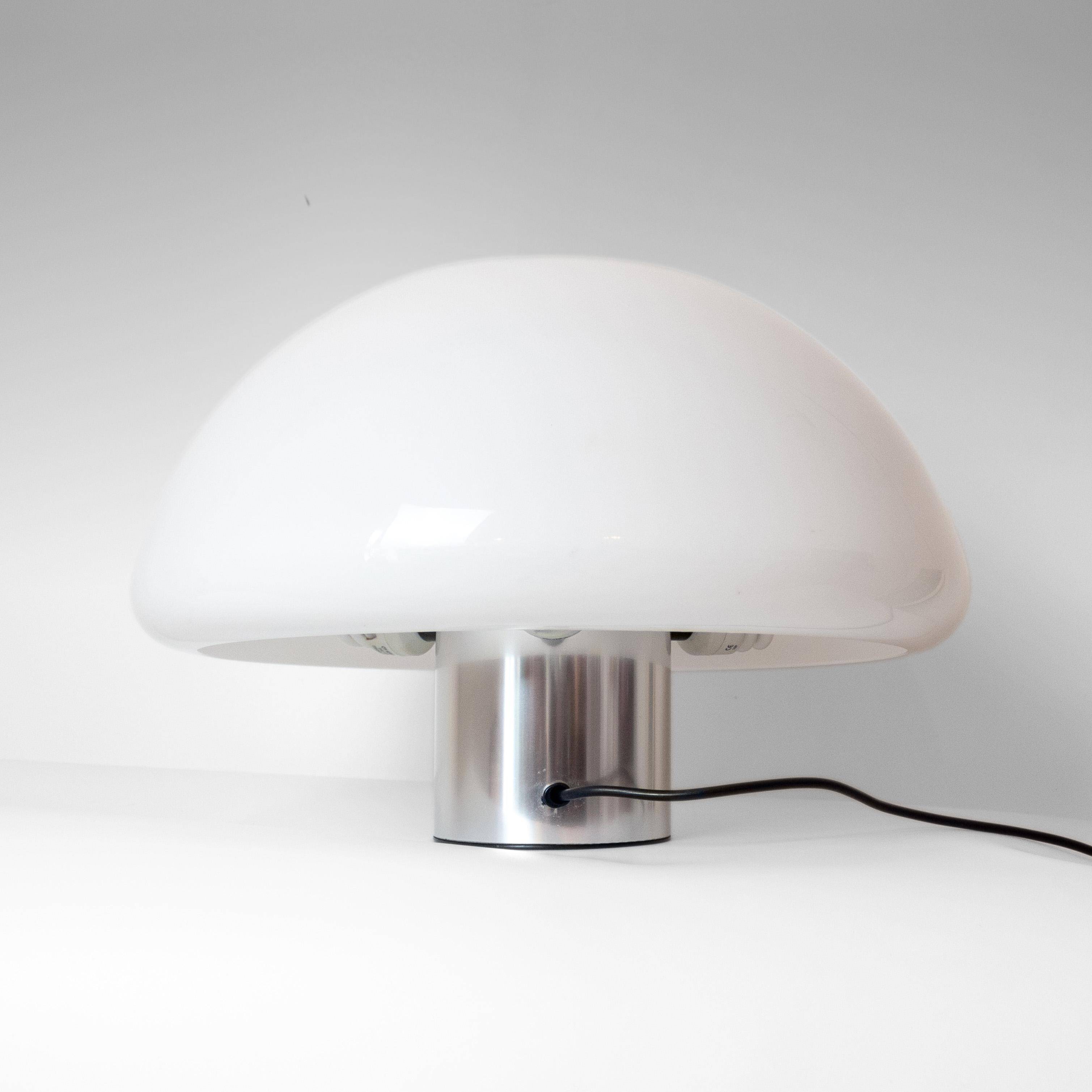 Lampe de table Guzzini de style spatial, modèle 4030, Italie 1970