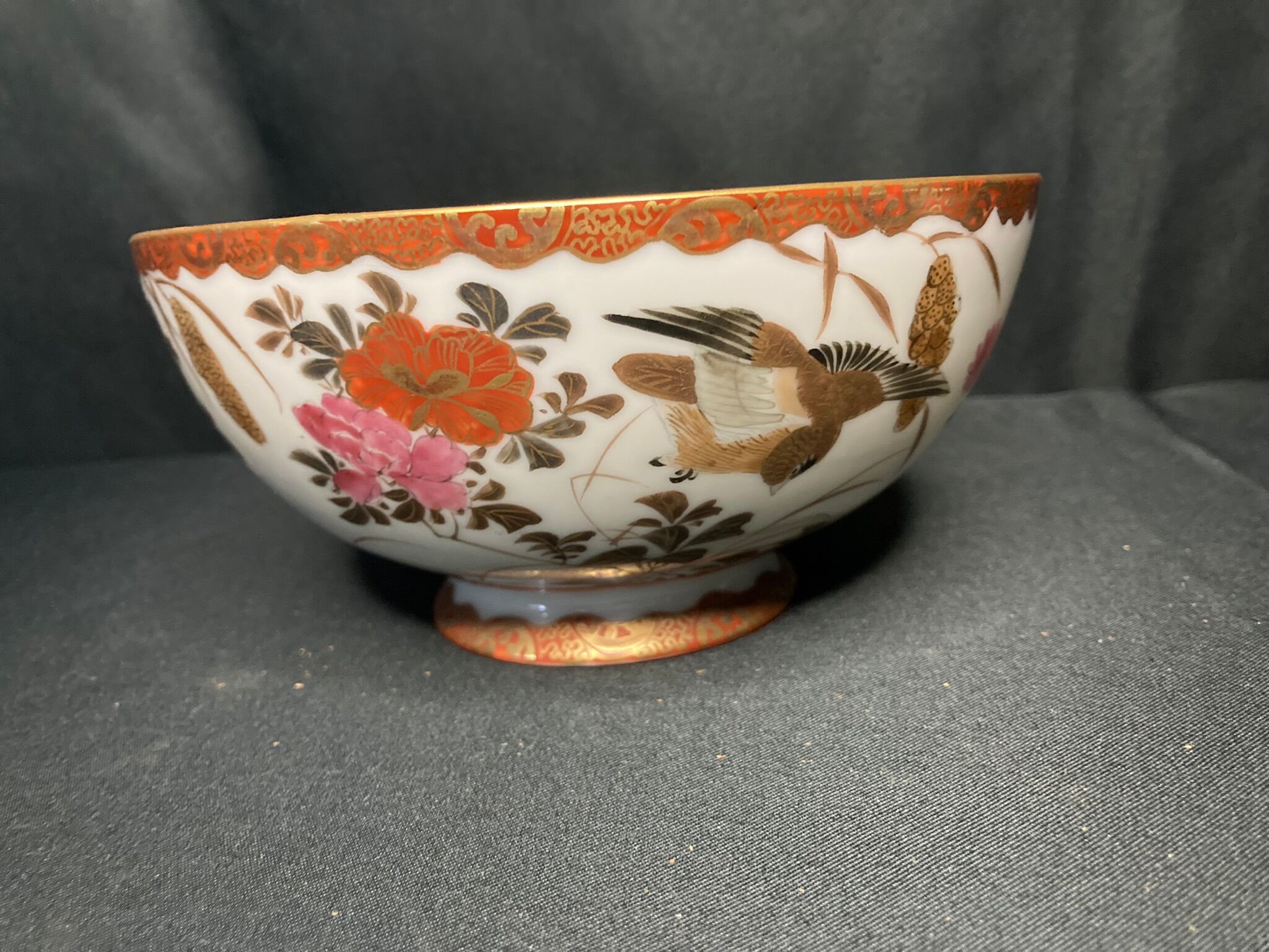 2206277 China, porcelain bowl decorated with XXth partridge