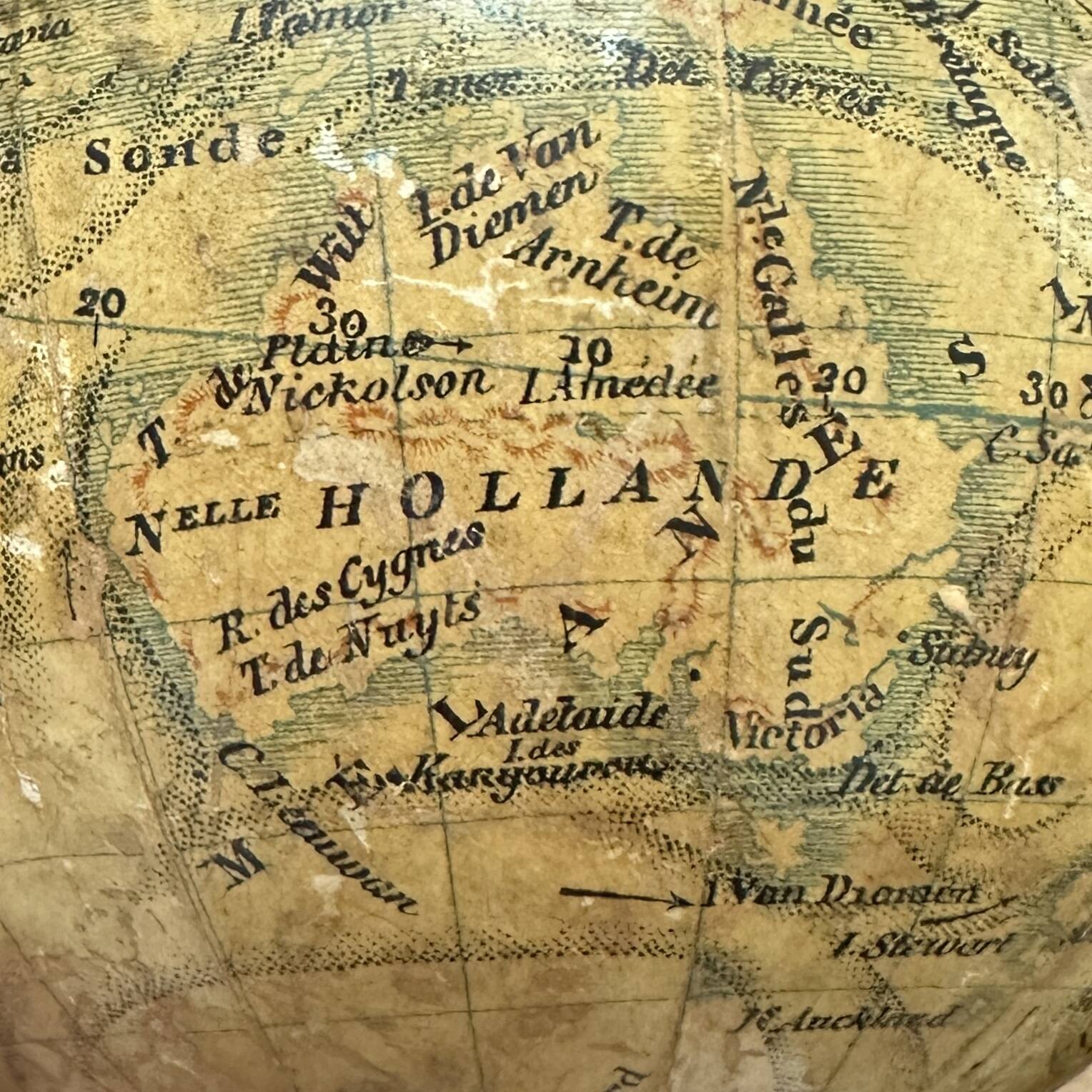 Antique JL & Cie terrestrial globe | Gilded metal base | 19th century | 20.5 cm