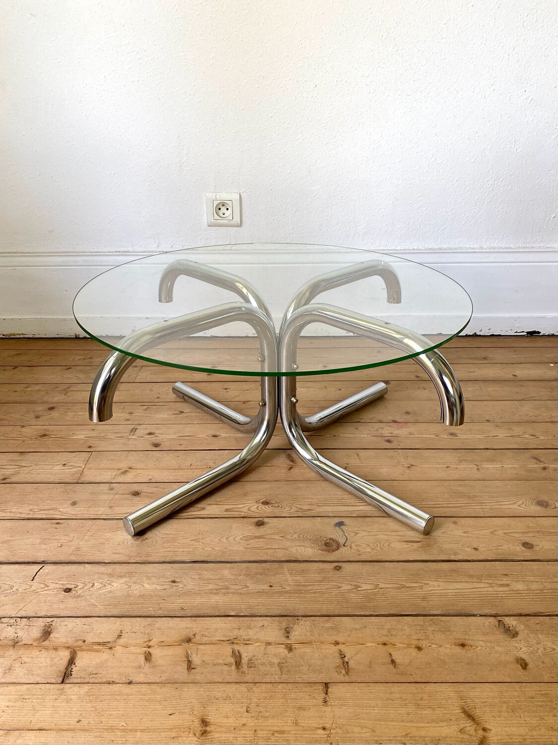Vintage round tubular coffee table 1970