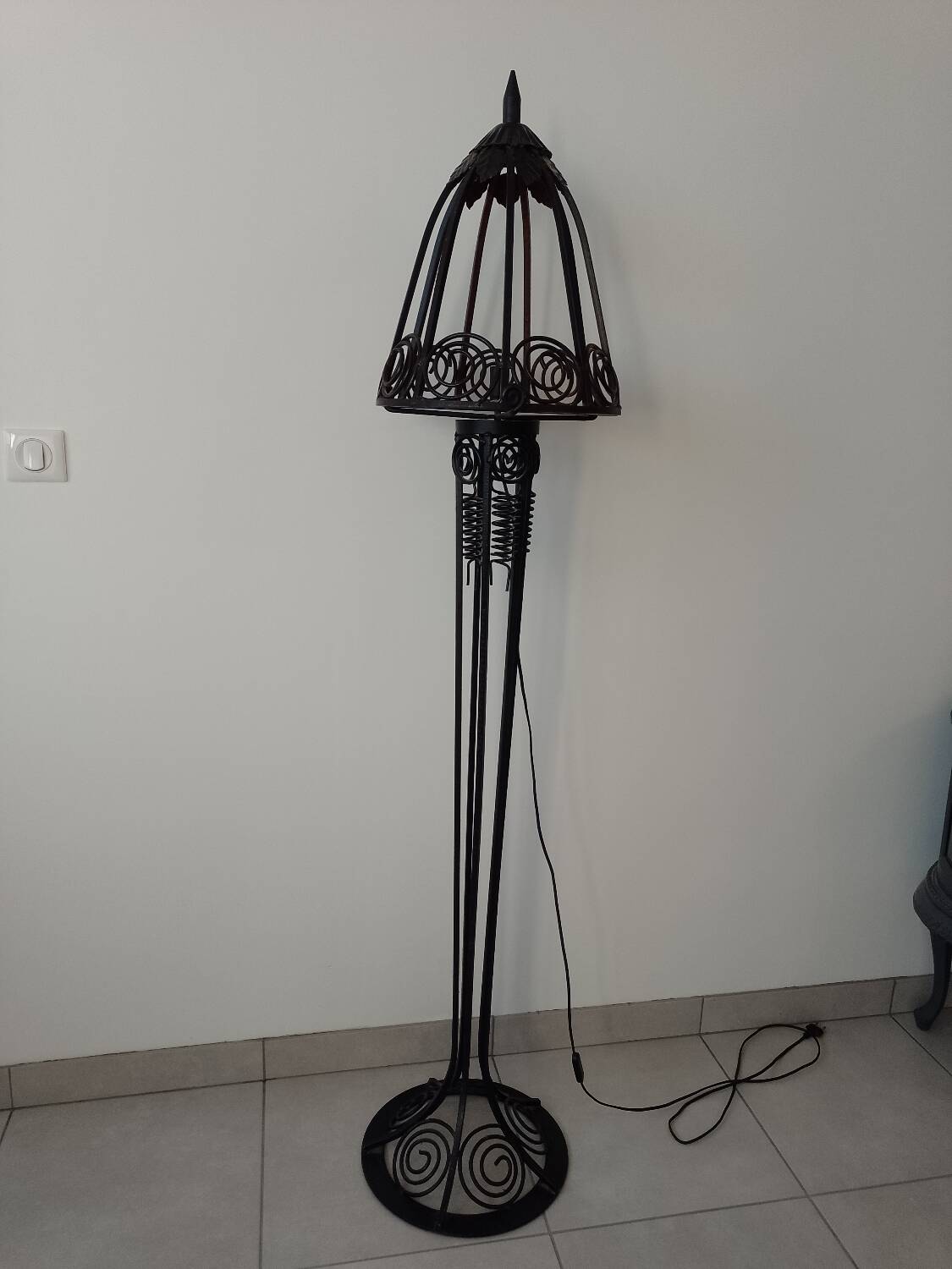 Lampadaire fer battu art déco 1930