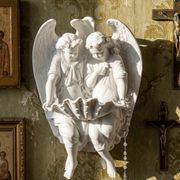 Basin in fine porcelain decorated with 2 angels, Germany 1900-1930