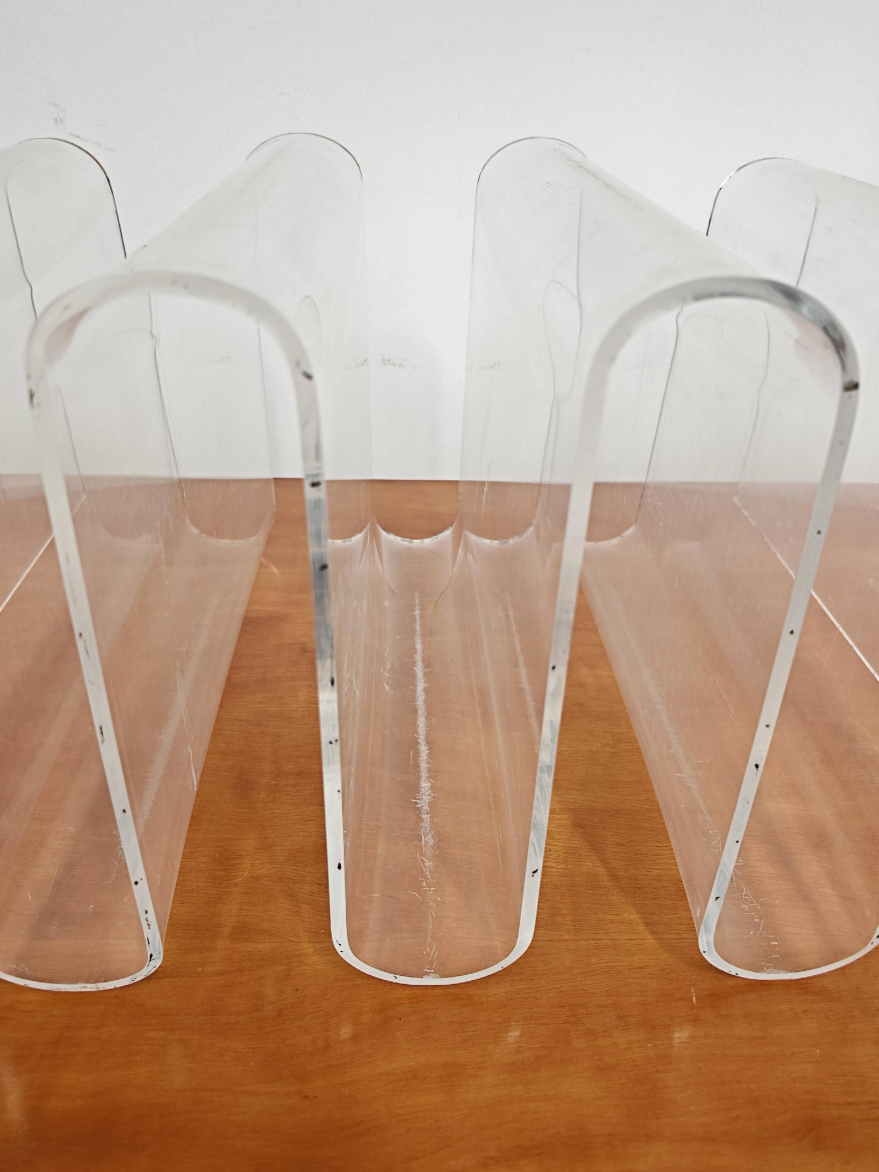 Sculptural range of Mid Century Modern in plexiglass from the 1970s.