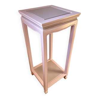 Powder pink pedestal table