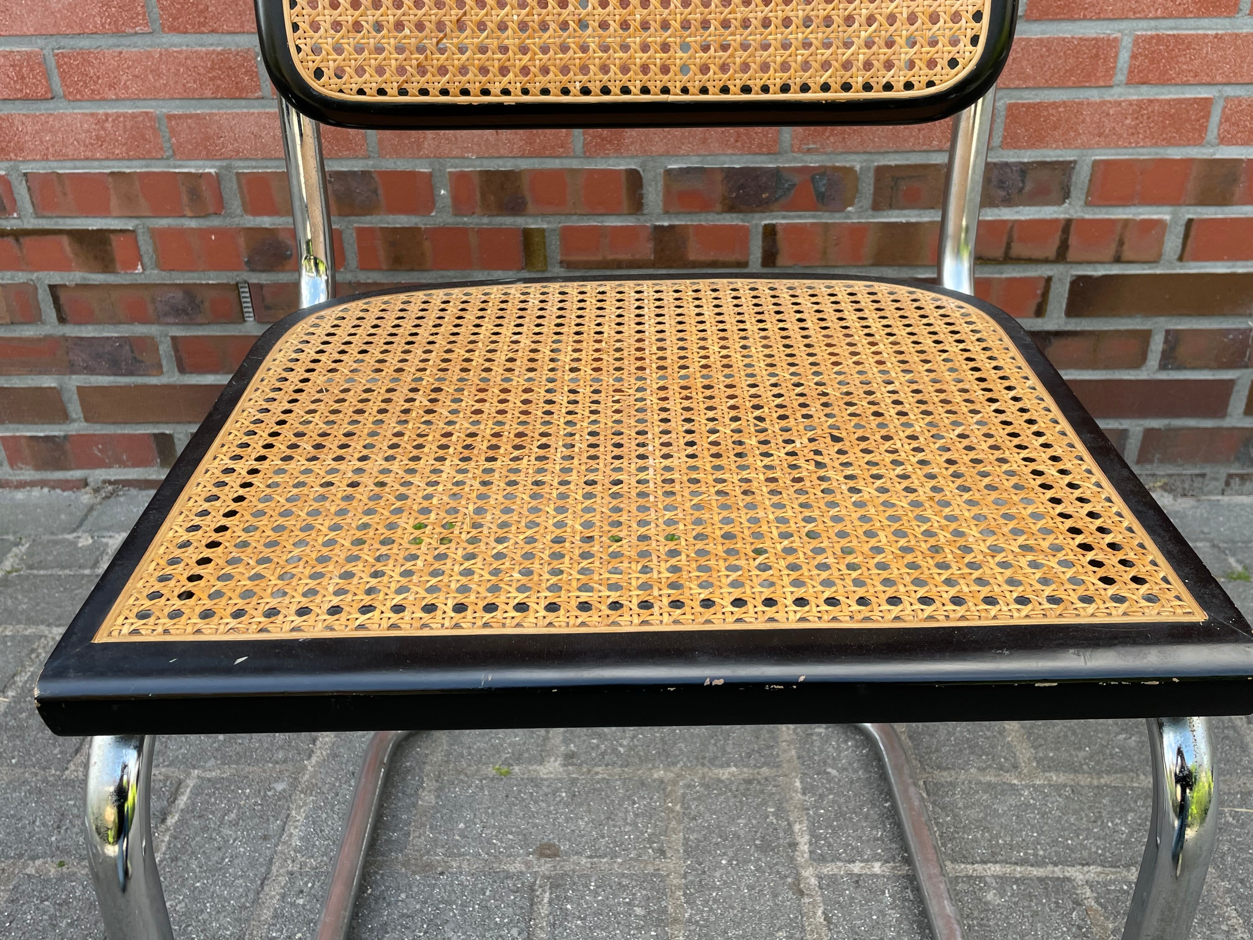 Set of 4 vintage chairs  Cesca B32 in black and chrome