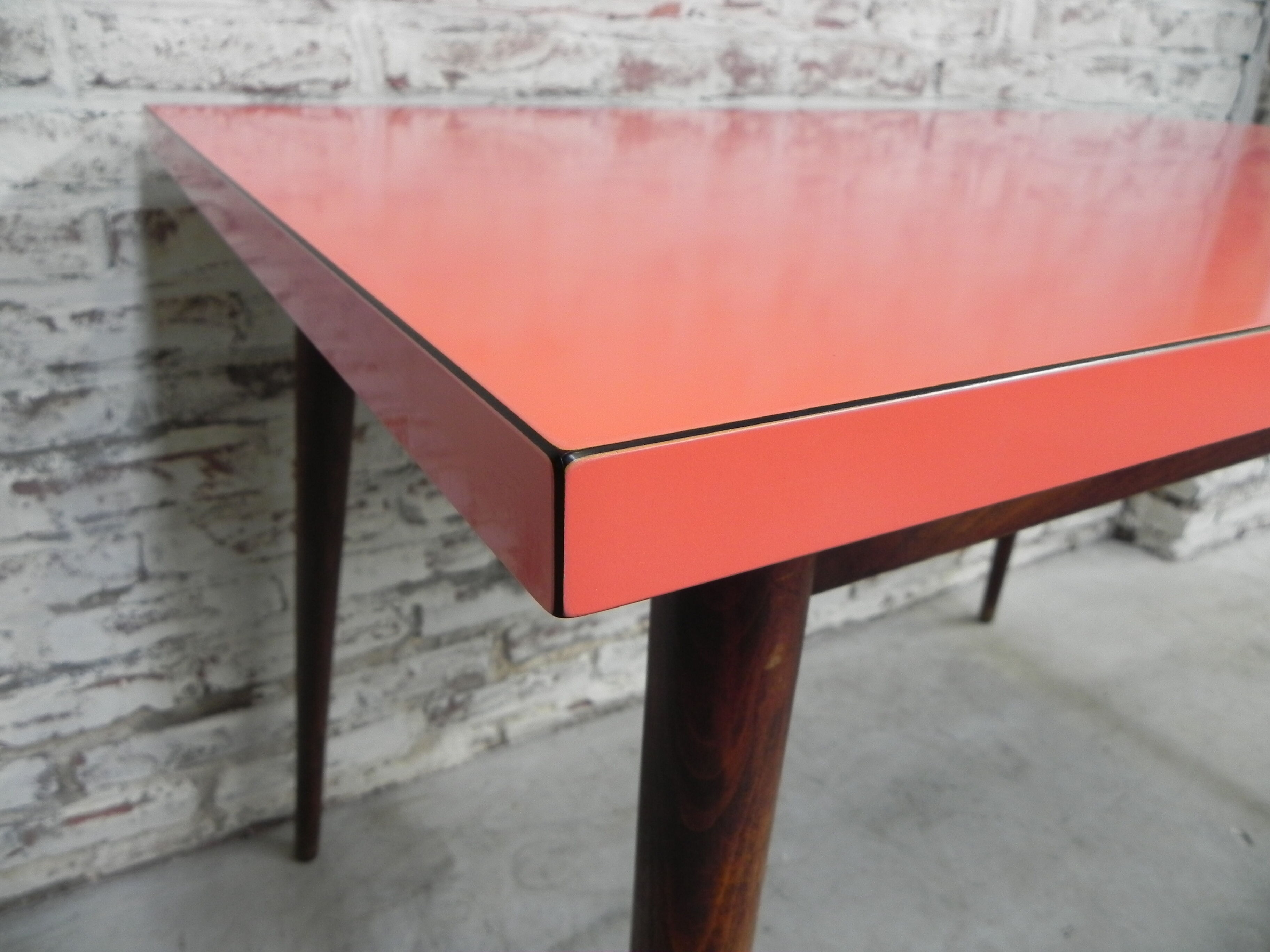 Vintage dining table, kitchen table with formica top﻿﻿﻿﻿﻿﻿