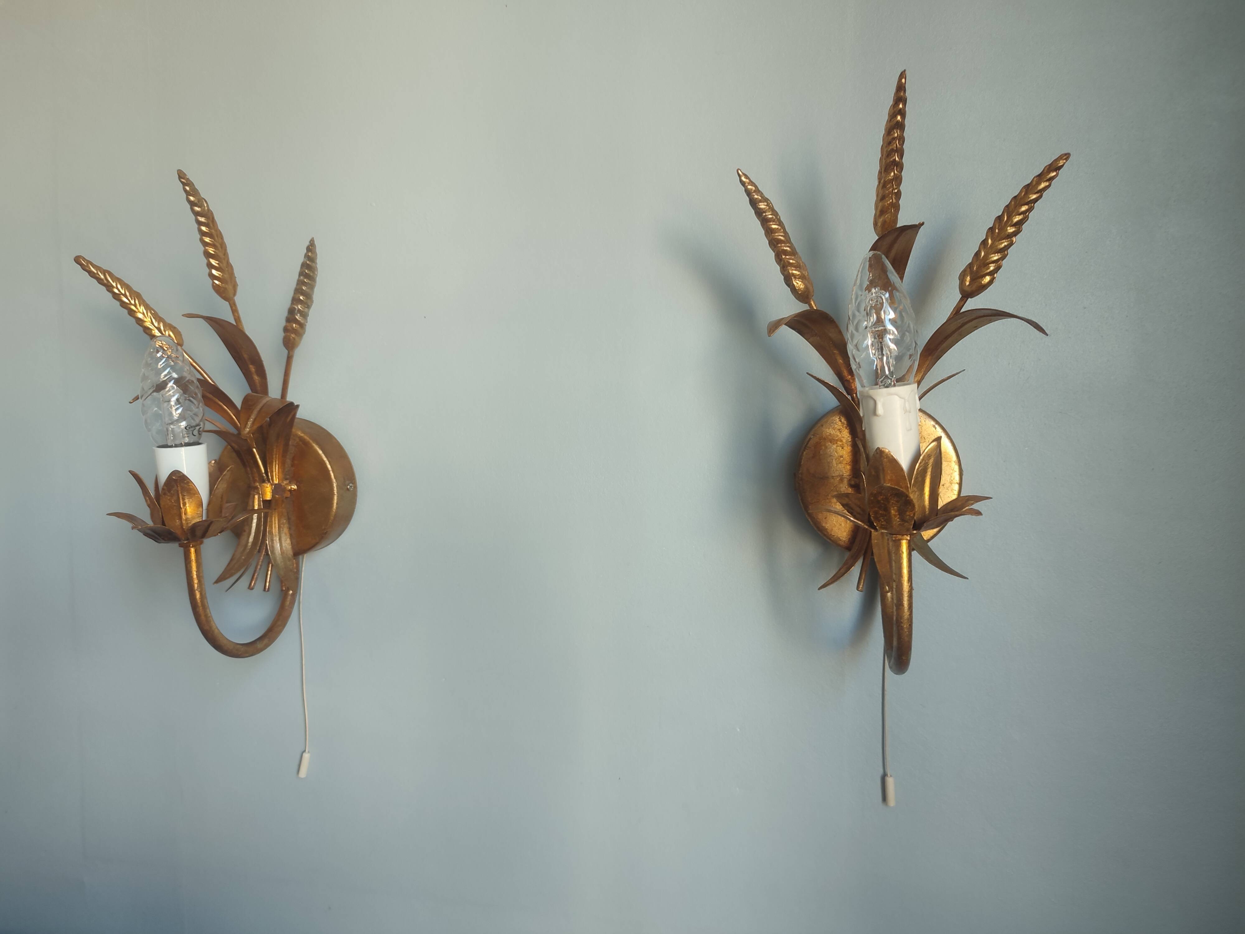 Pair of vintage Italian Hollywood Regency style sconces