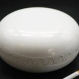 Mebel Clam ashtray from the 1970s by Alan Fletcher in white.