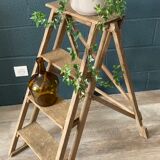 Stepladder decorated in old oak