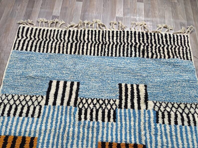 Magnificent handmade rug 200cm x 300cm