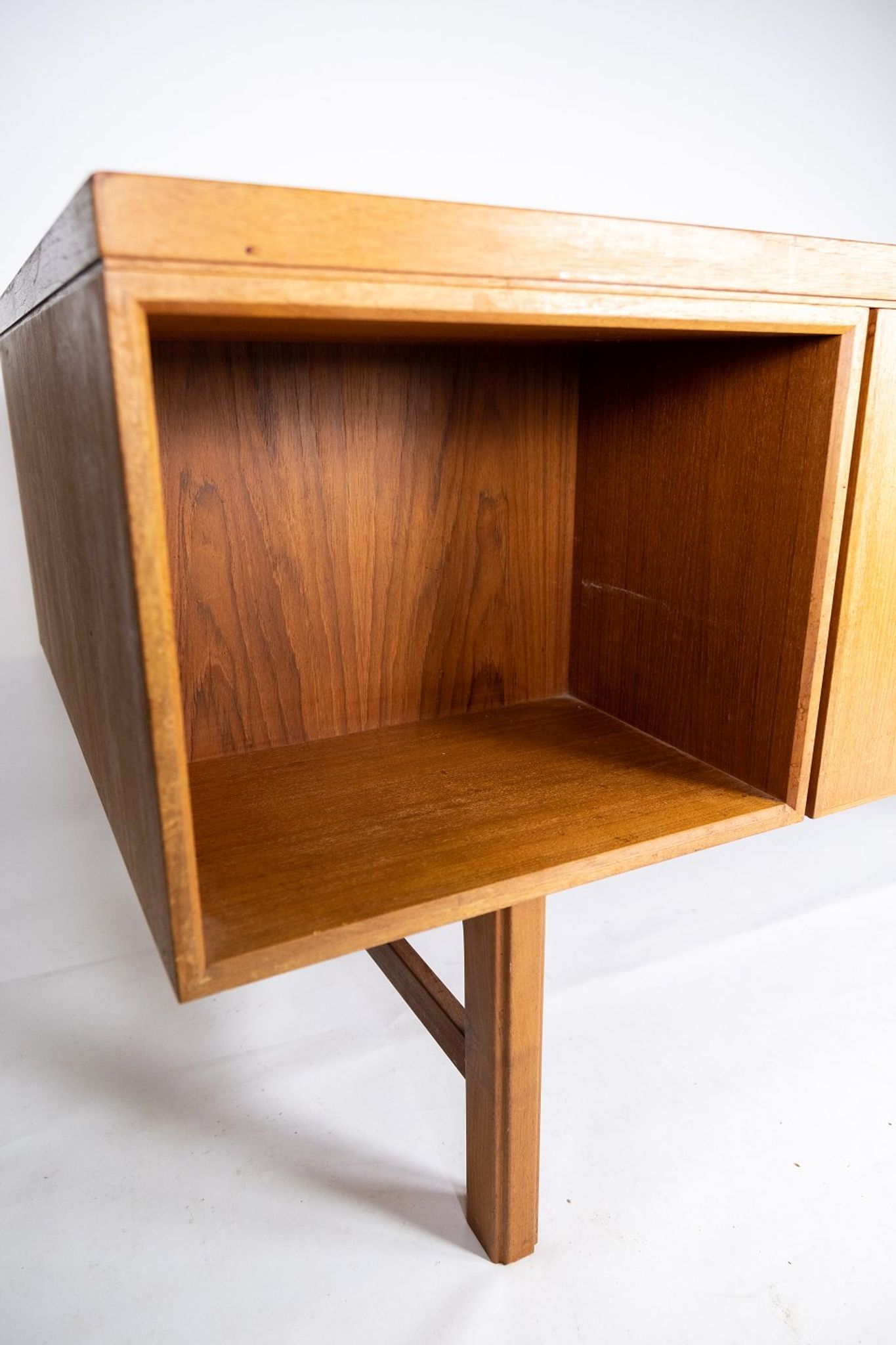 Bureau en teck de design danois des années 1960