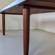 Grande table en teck massif, design Niels Bach, origine Danemark