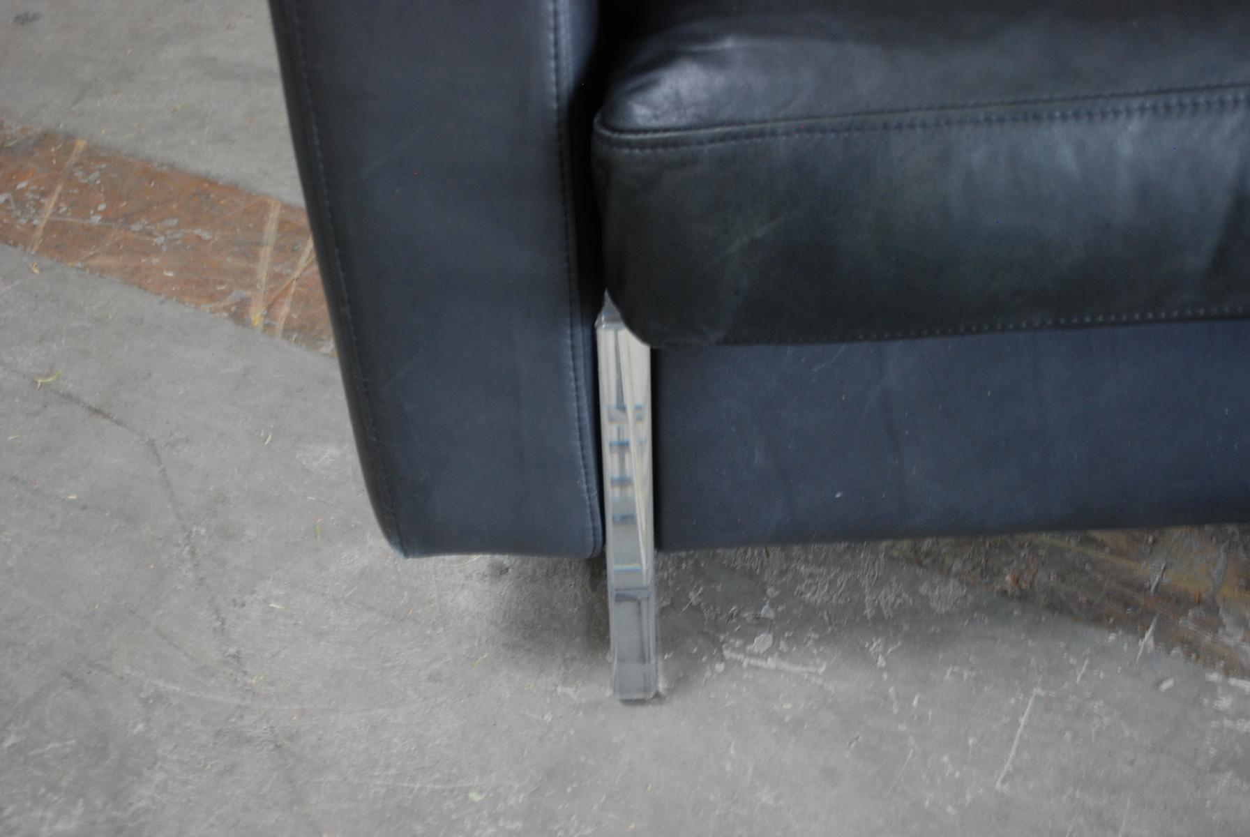 Vintage black leather sofa from Lavalina