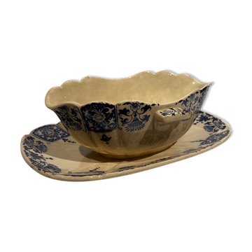 Saucière manufacture of Gien early XX century.
