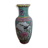 vase chinois a decor de fleur et oiseaux en porcelaine signee