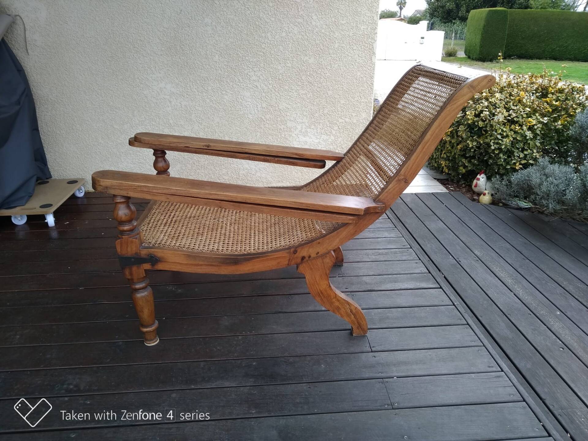 Colonial armchair