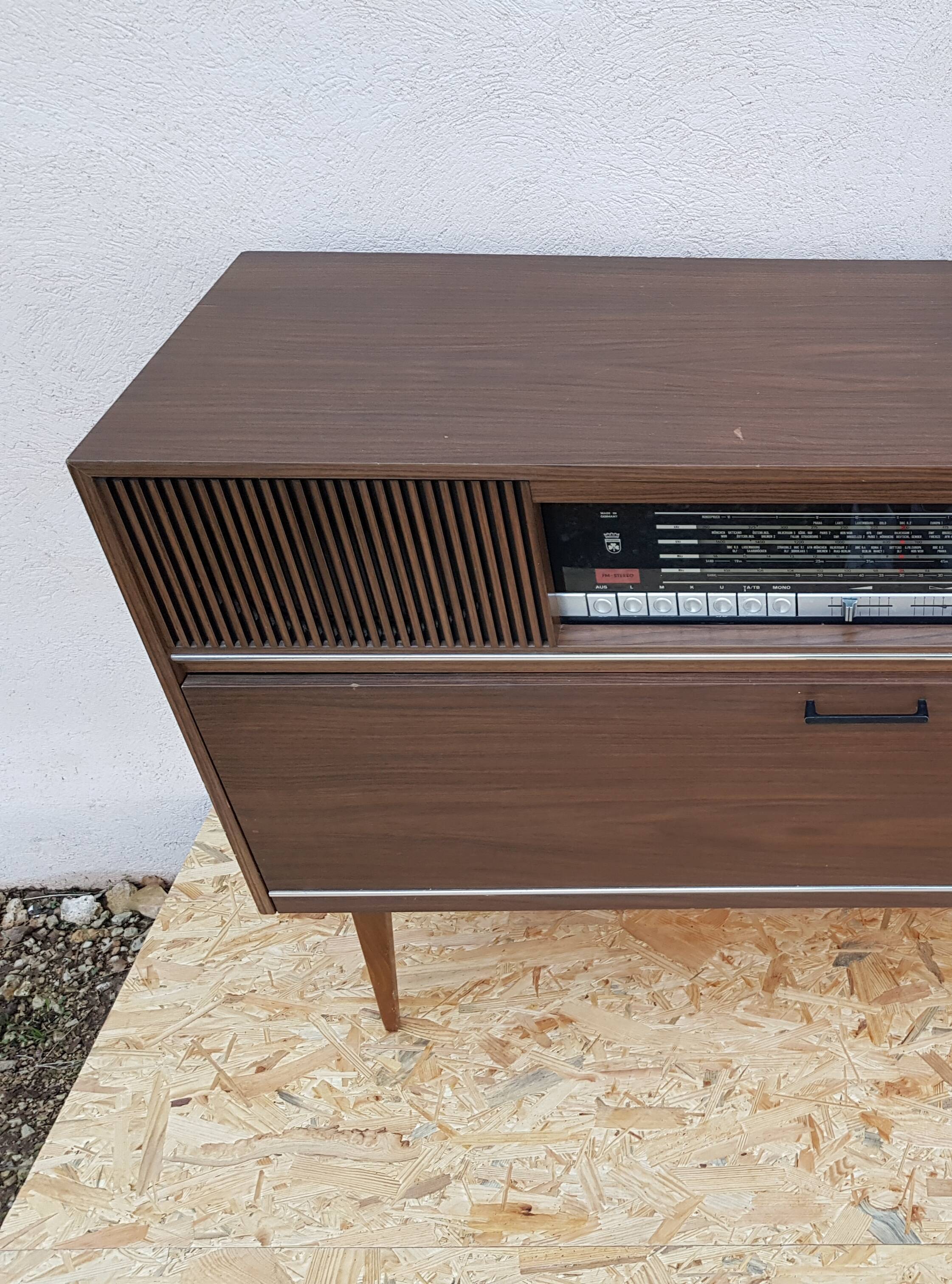 Radio turntable Grunding 60s furniture