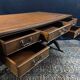 Grand bureau anglais en acajou de style Regency