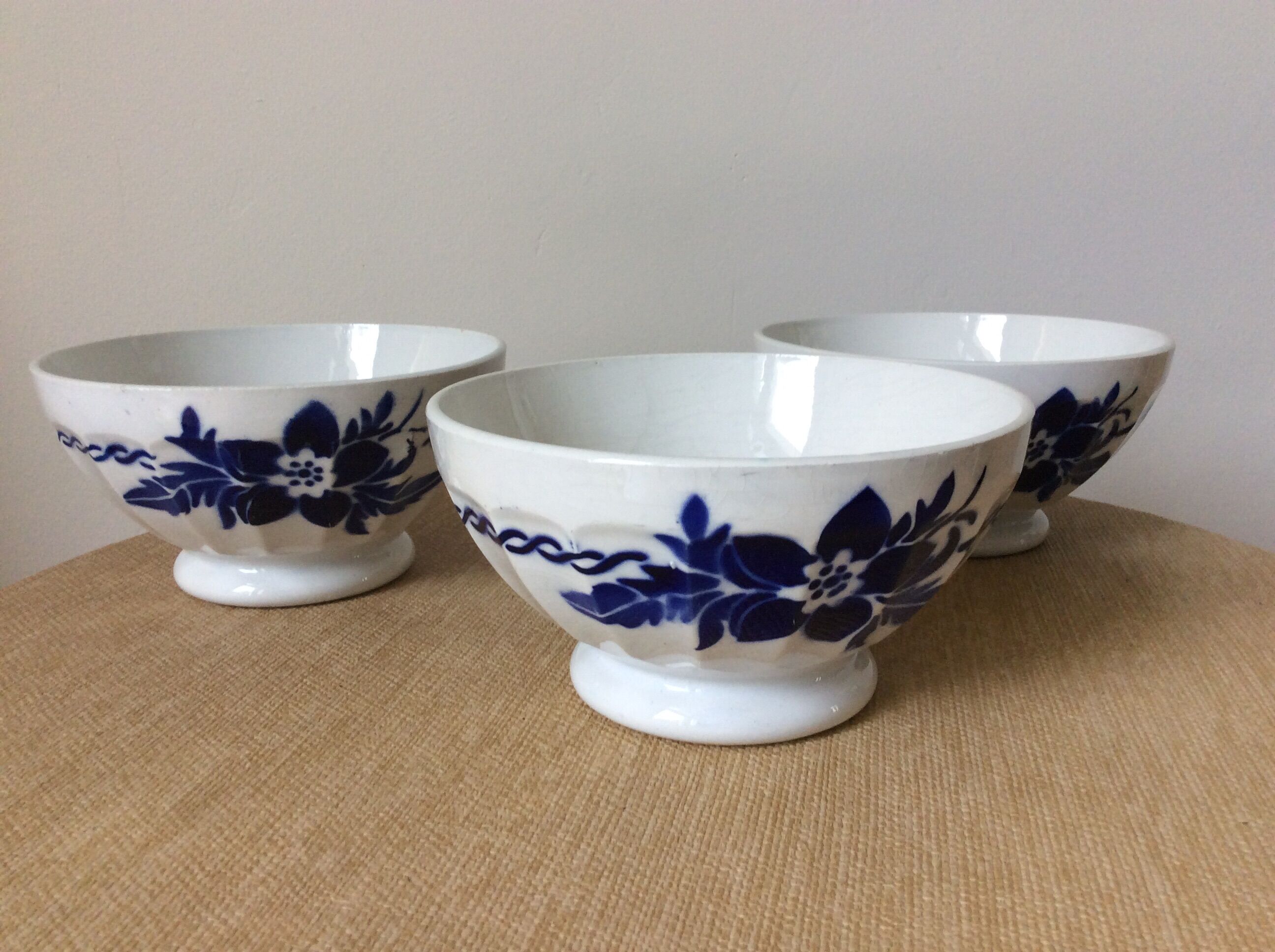 Series of 3 old bowls