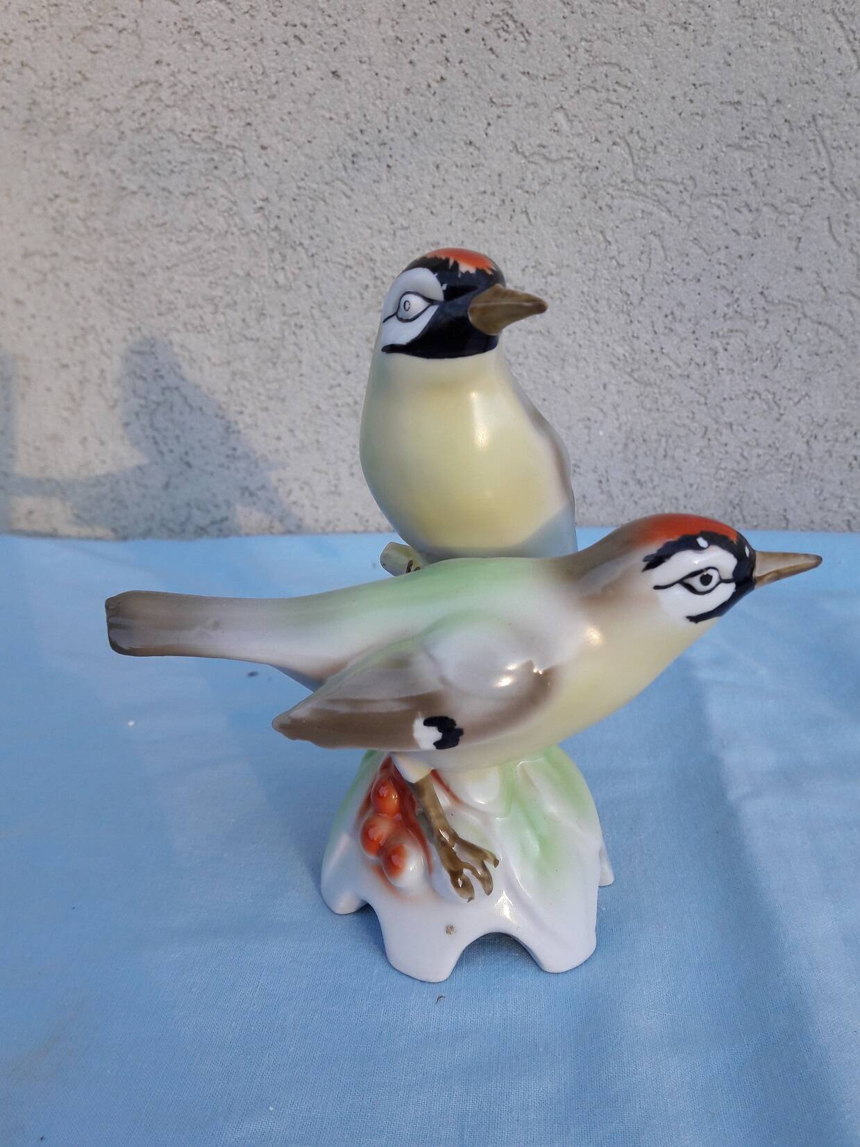 Porcelain birds