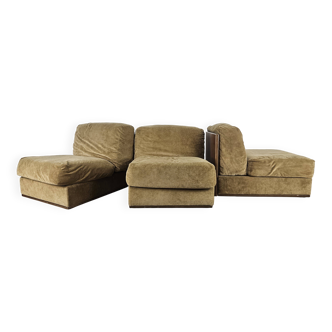 Trois fauteuils lounge en tissu années 70