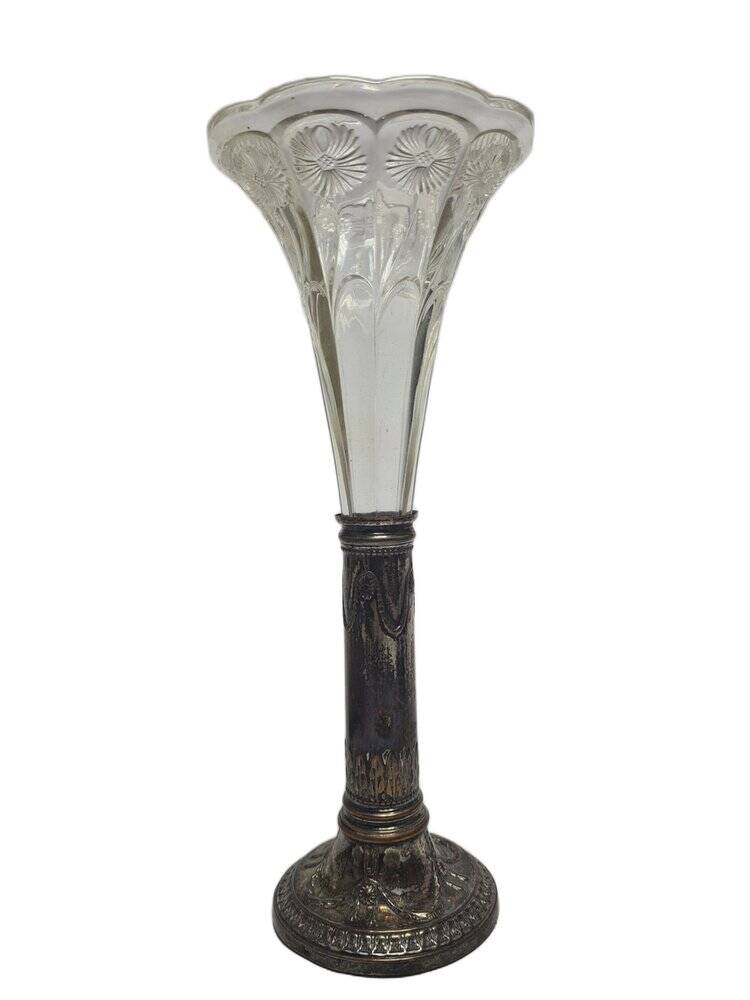 Art Nouveau French flute vase, 1900s