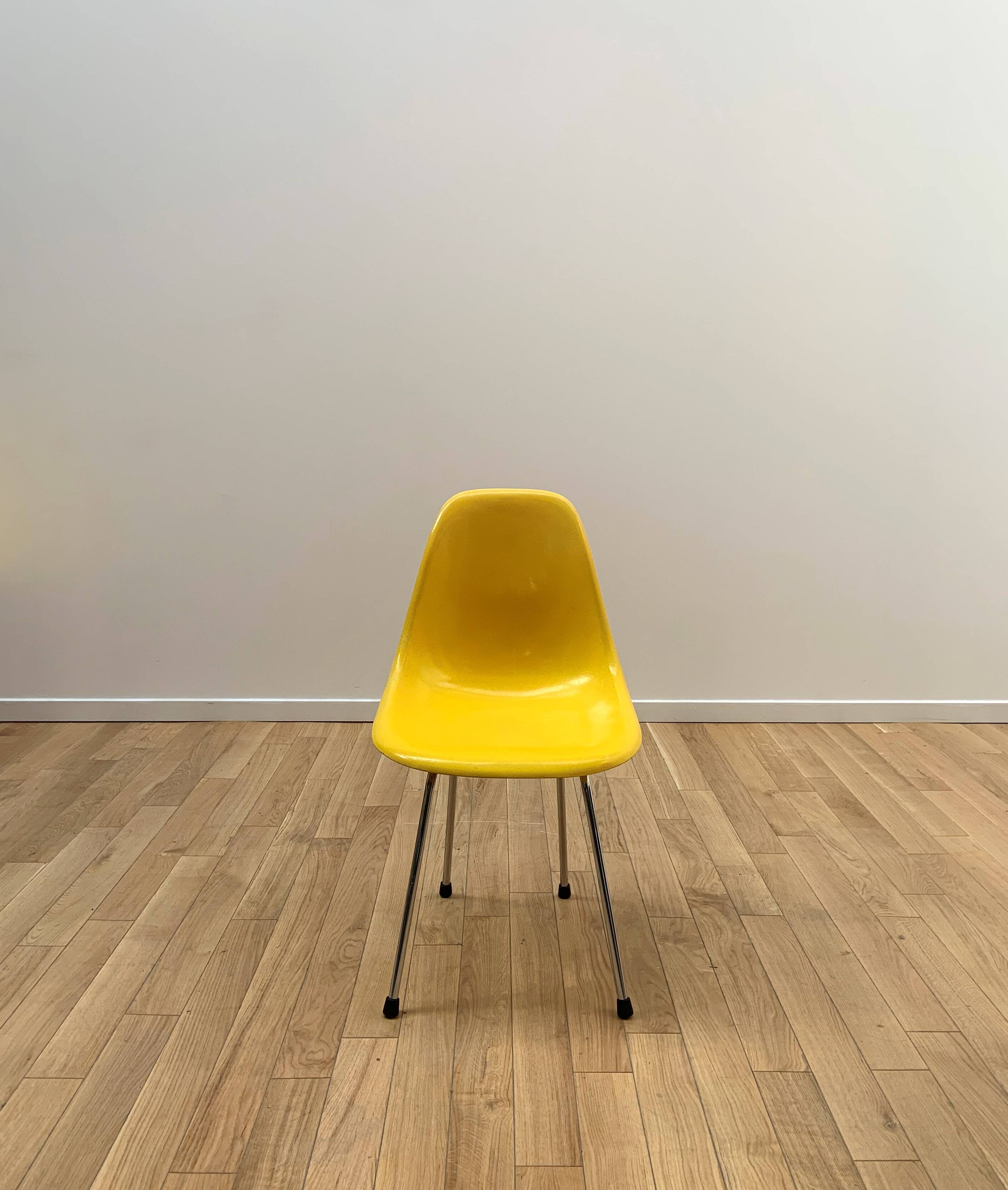 DSX chair by Herman Miller, Mobilier International