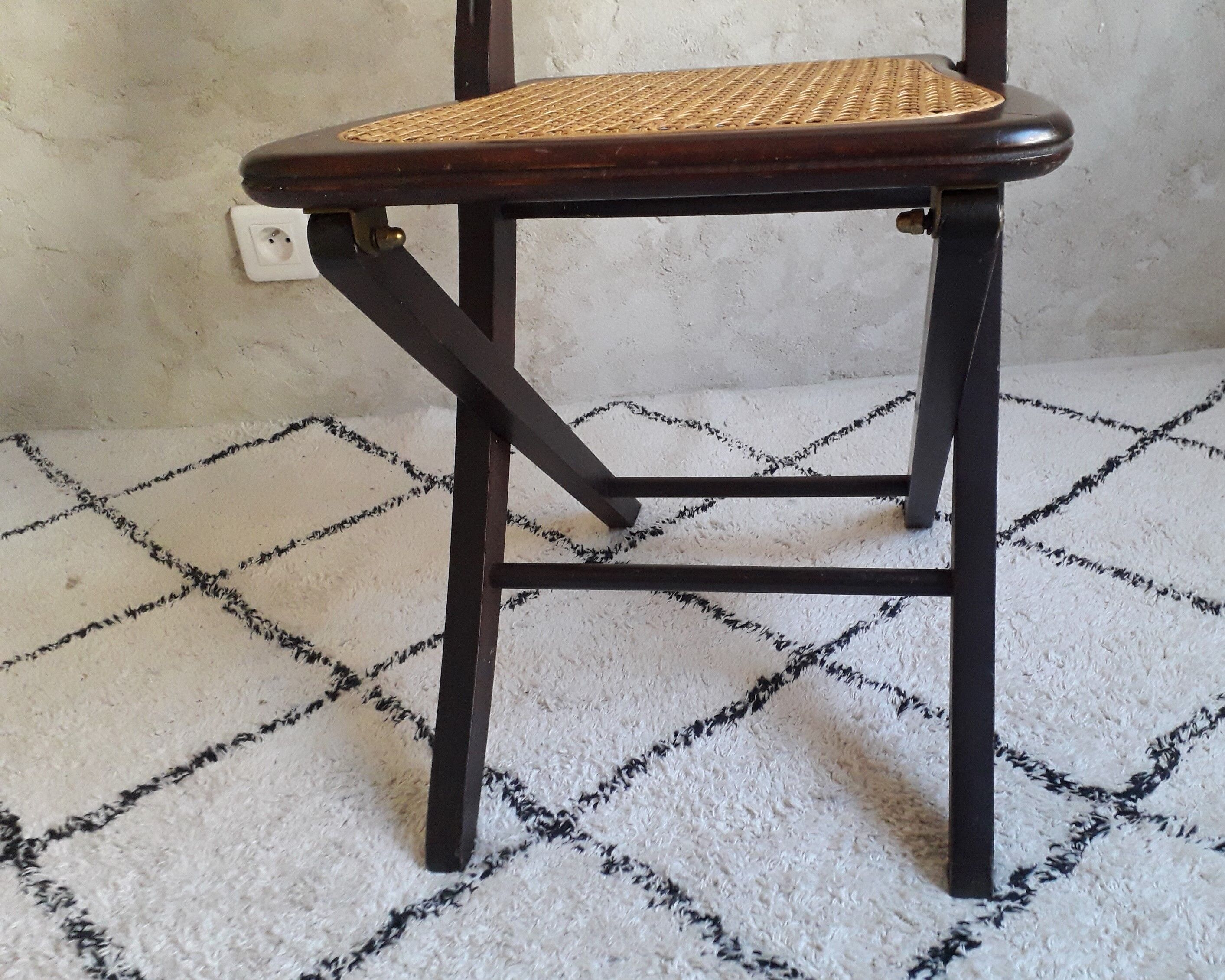 Wooden folding chair