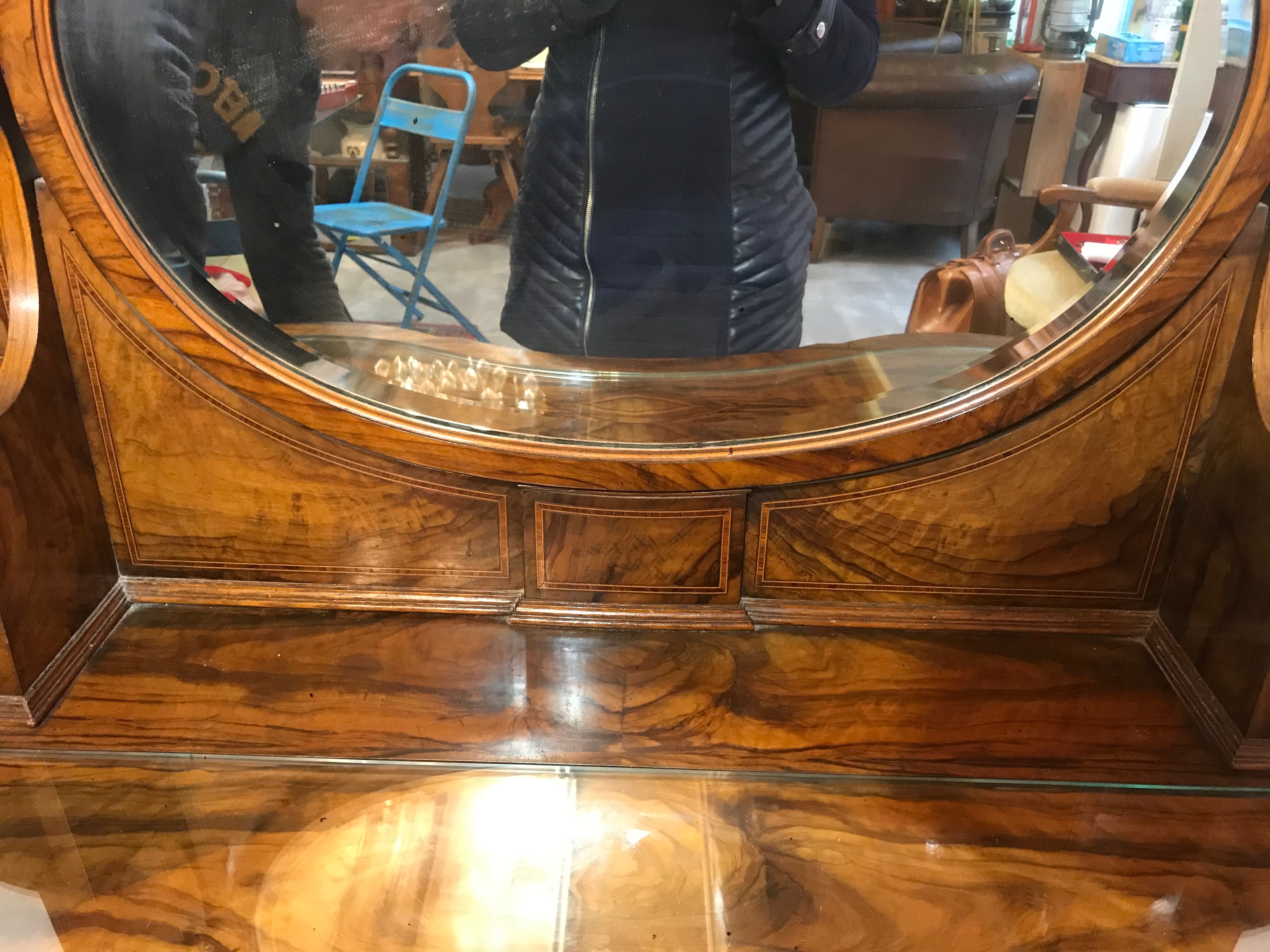 Former hairdresser Maple and Cold Paris London signed
