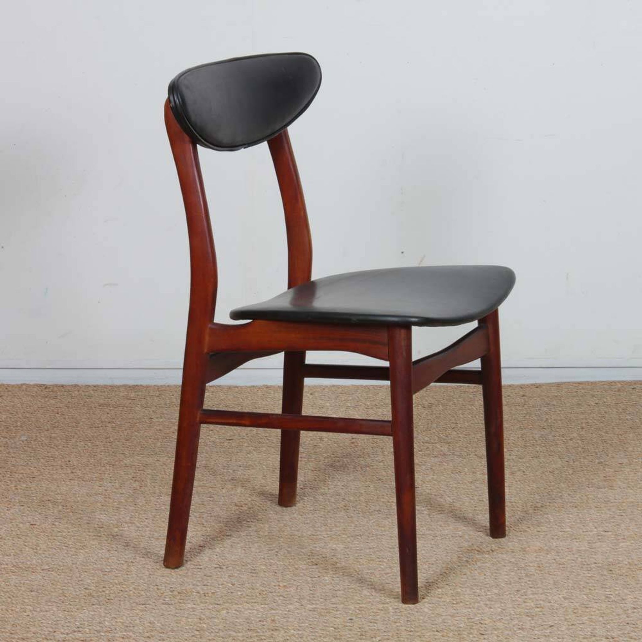 Set of 4 vintage wooden chairs in Scandinavian style, 1960.