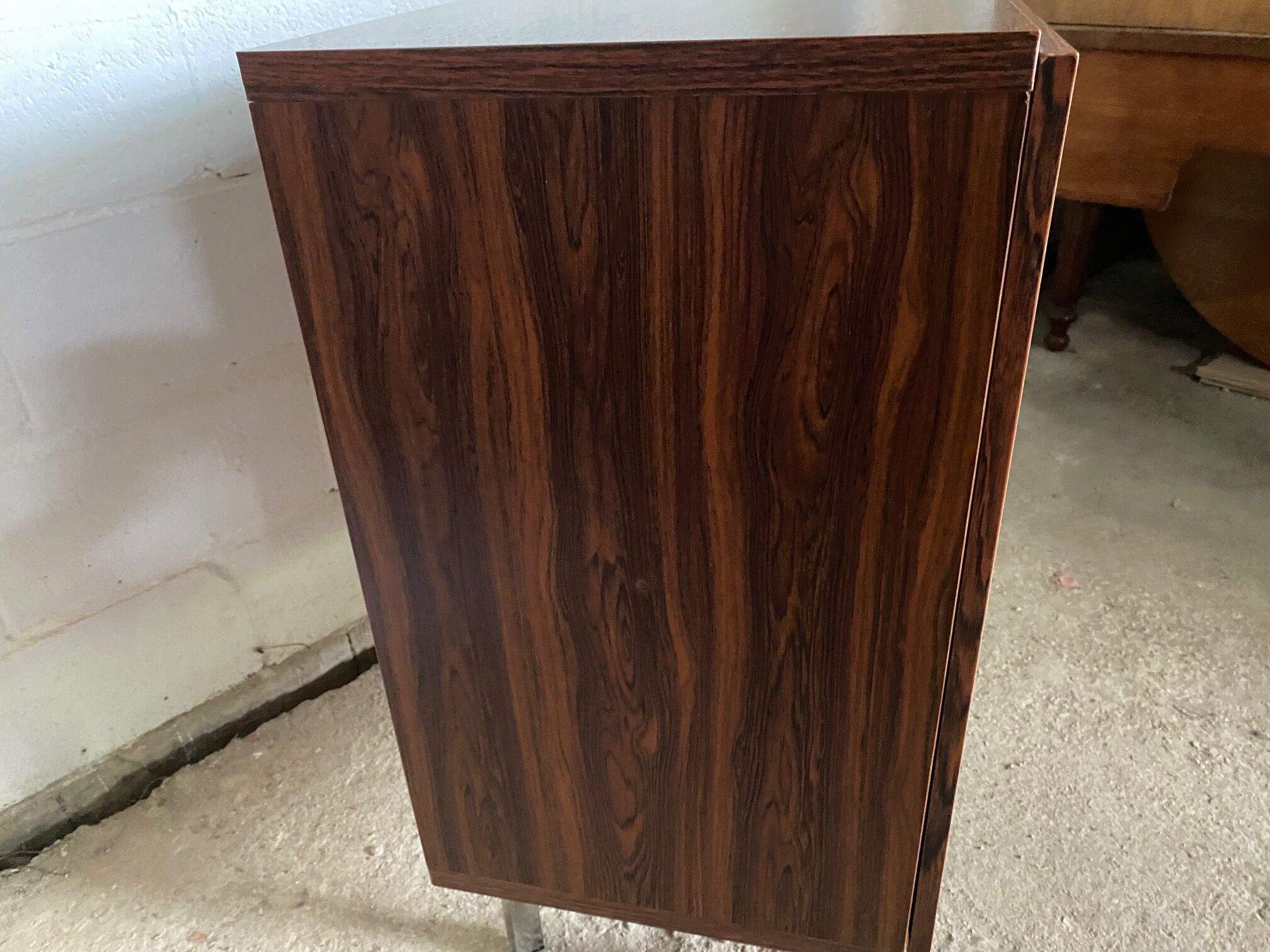 Storage cabinet 2 doors 2 shelves in veneer of rosewood vintage 1950