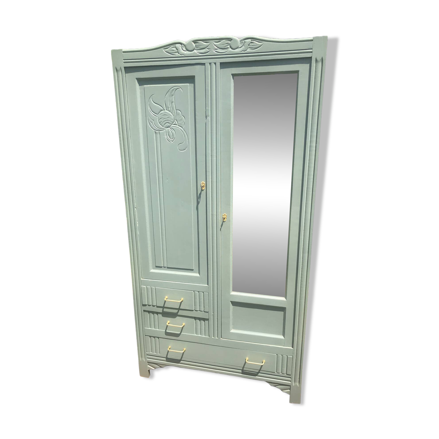 Armoire parisienne