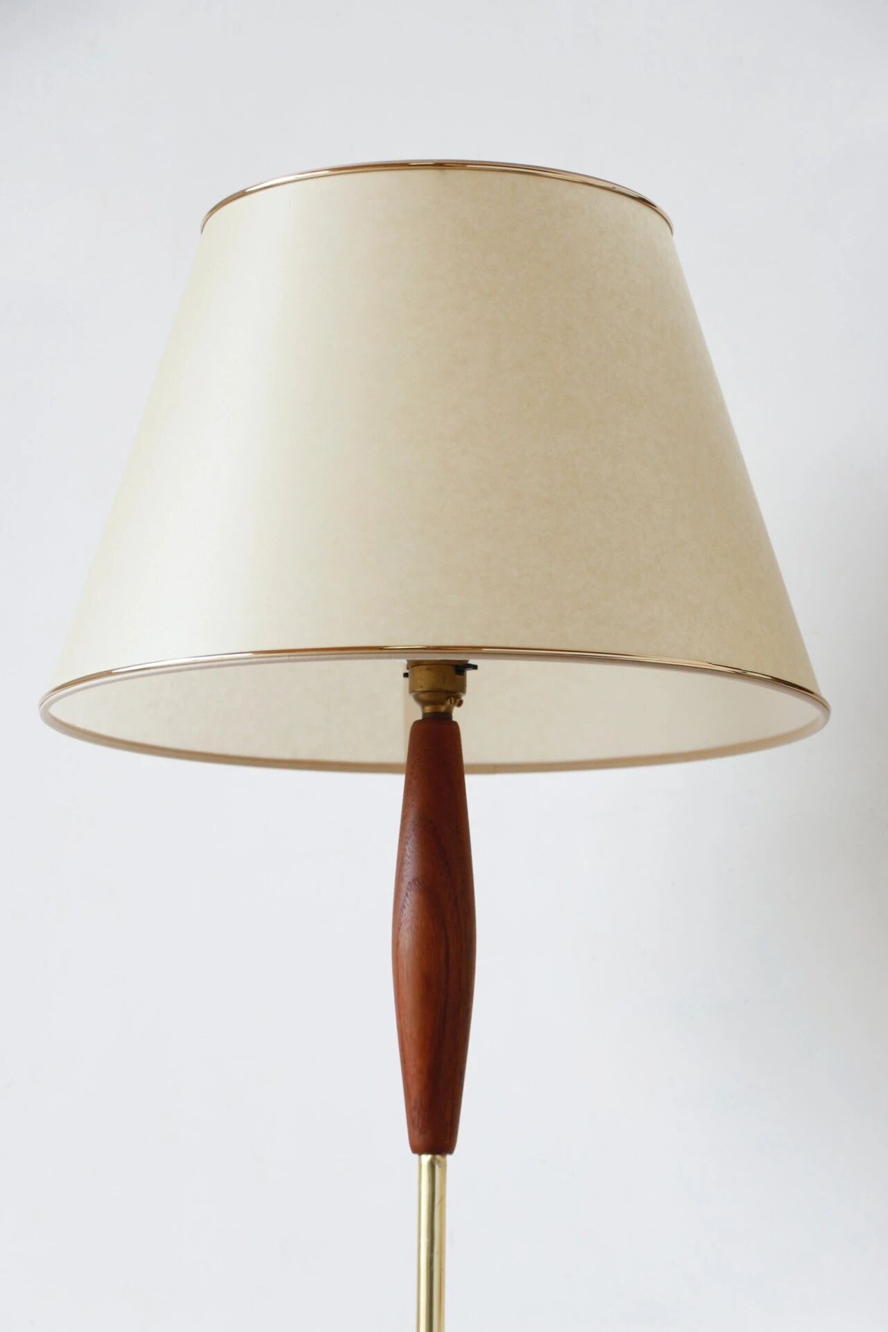 Lampadaire vintage teck années 60 | design & restauration