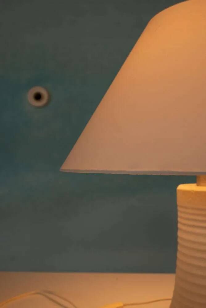 Bohemian table lamp from the 60s/70s, with textured natural tones.