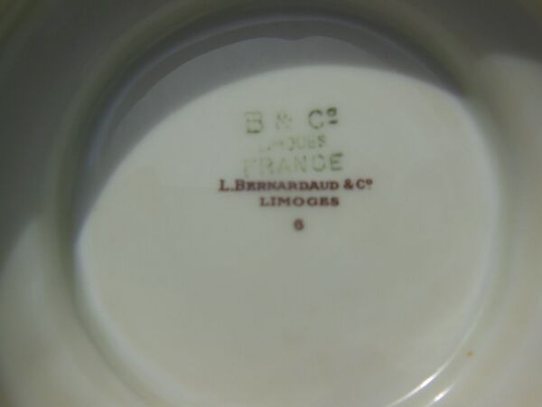 Sauciere en porcelaine estampillée bernardaud - limoges