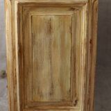 Commode ancienne patinée beige