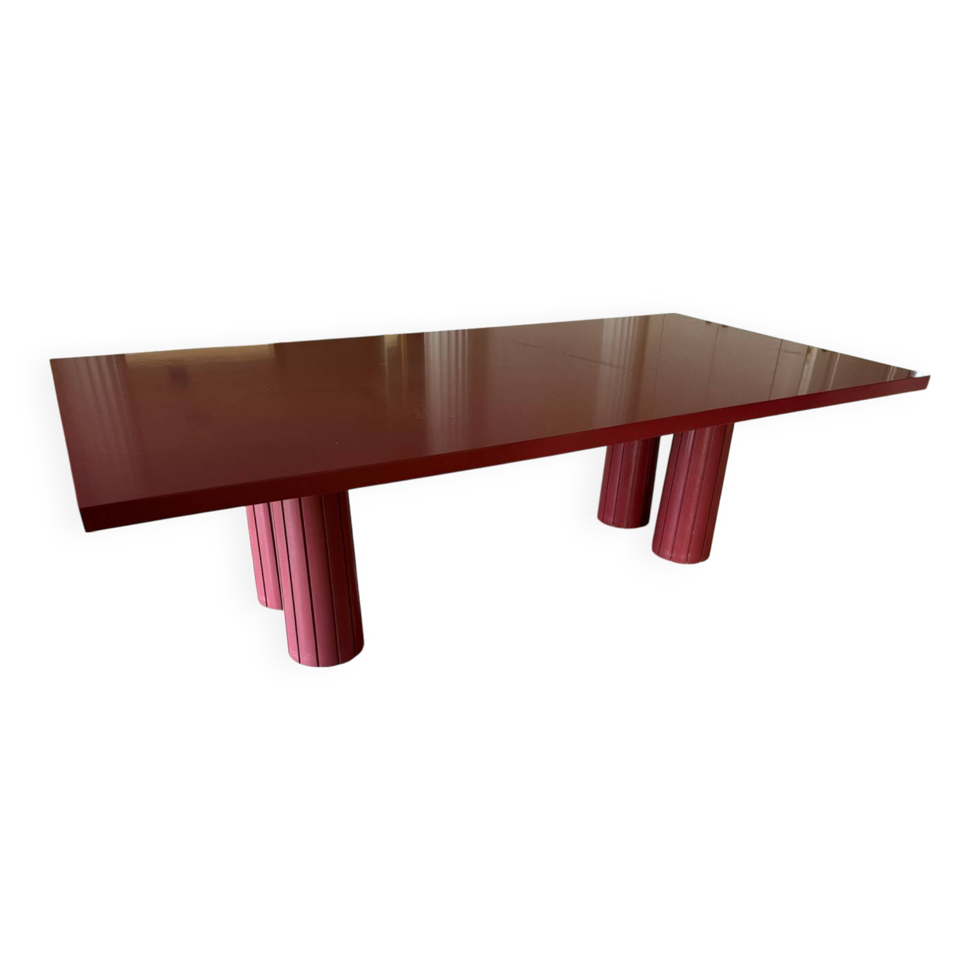 Contemporary table design from the 80s – Memphis style