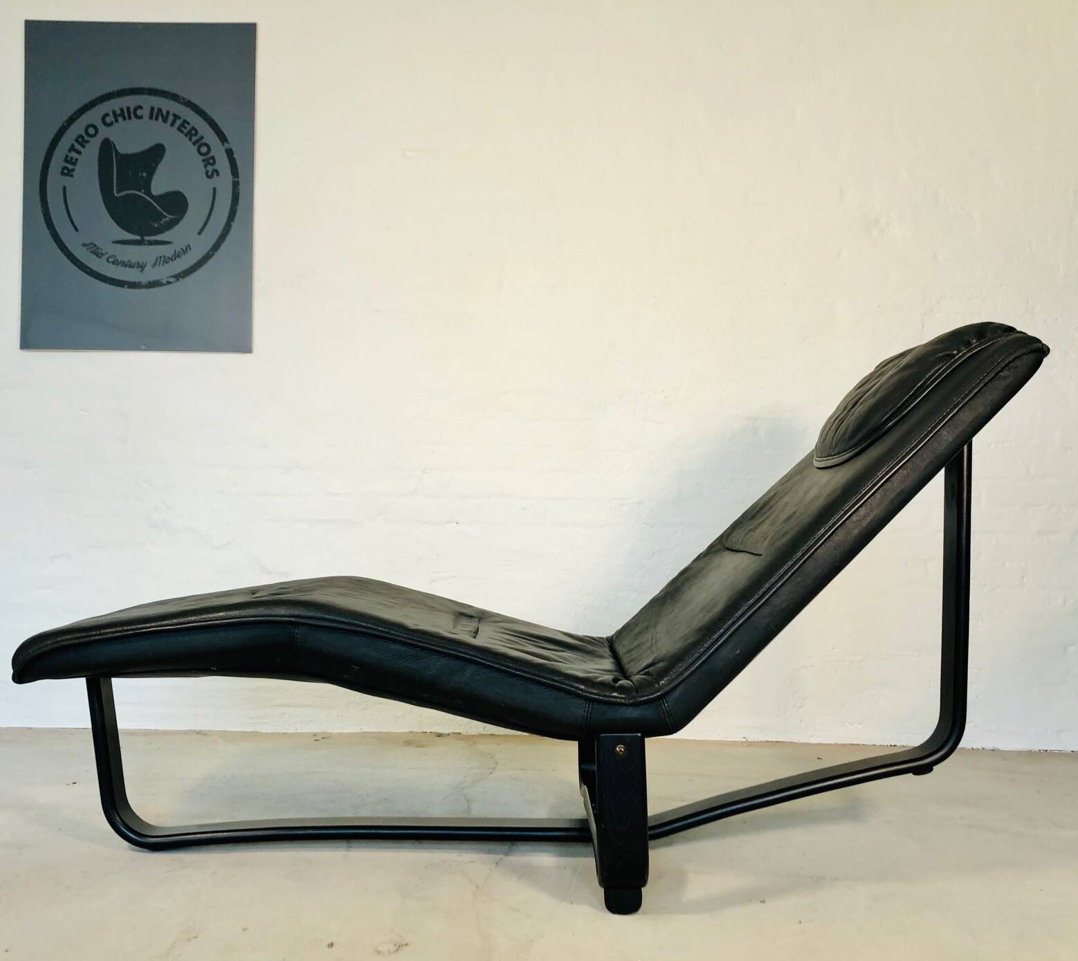VINTAGE MID-CENTURY BLACK LEATHER CHAISE LOUNGE BY INGMAR RELLING