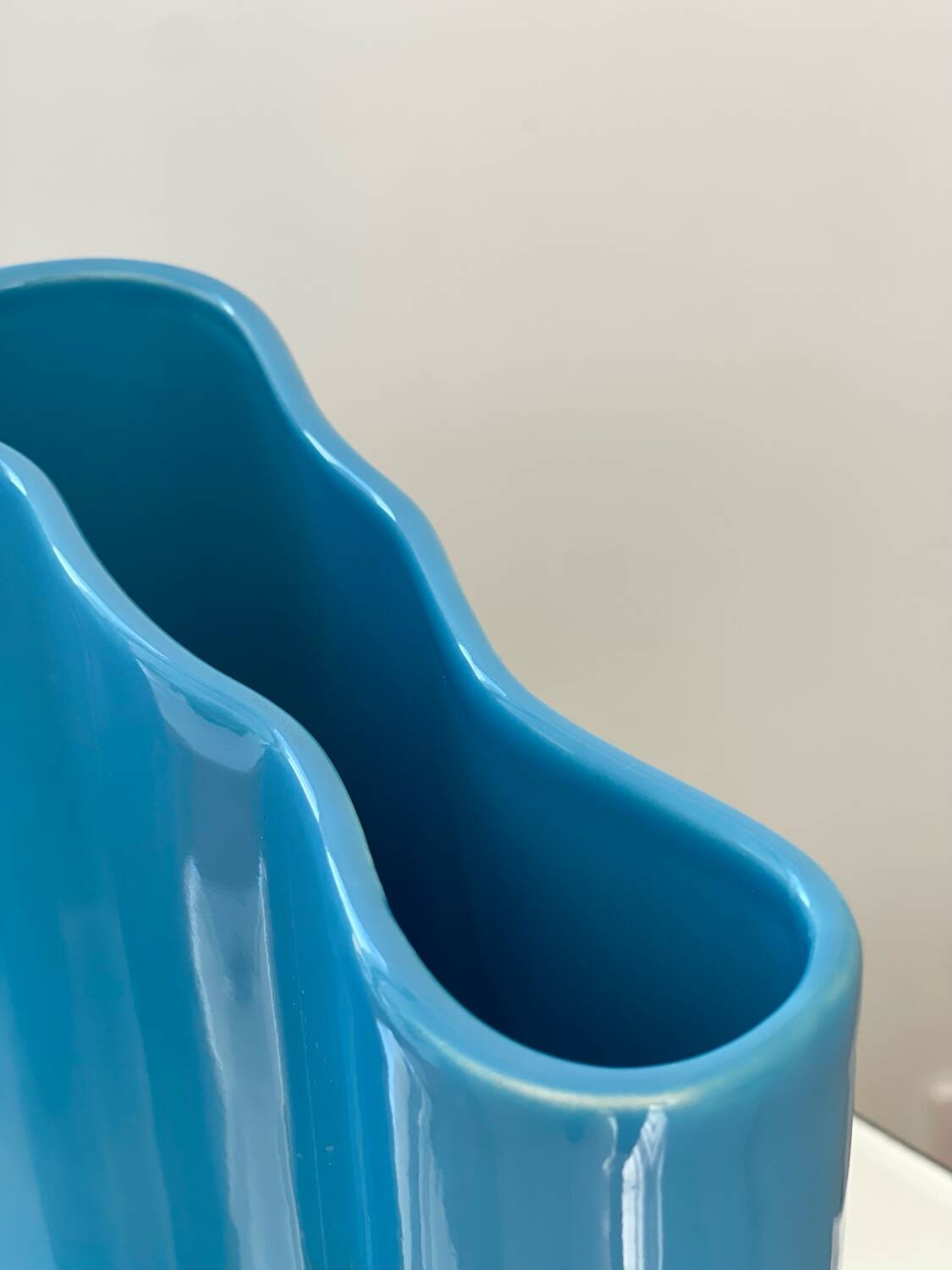 Biomorphic ceramic vase