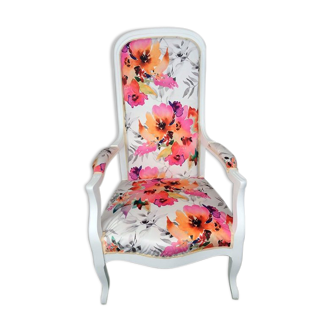 Fauteuil Voltaire fleuri rose et orange