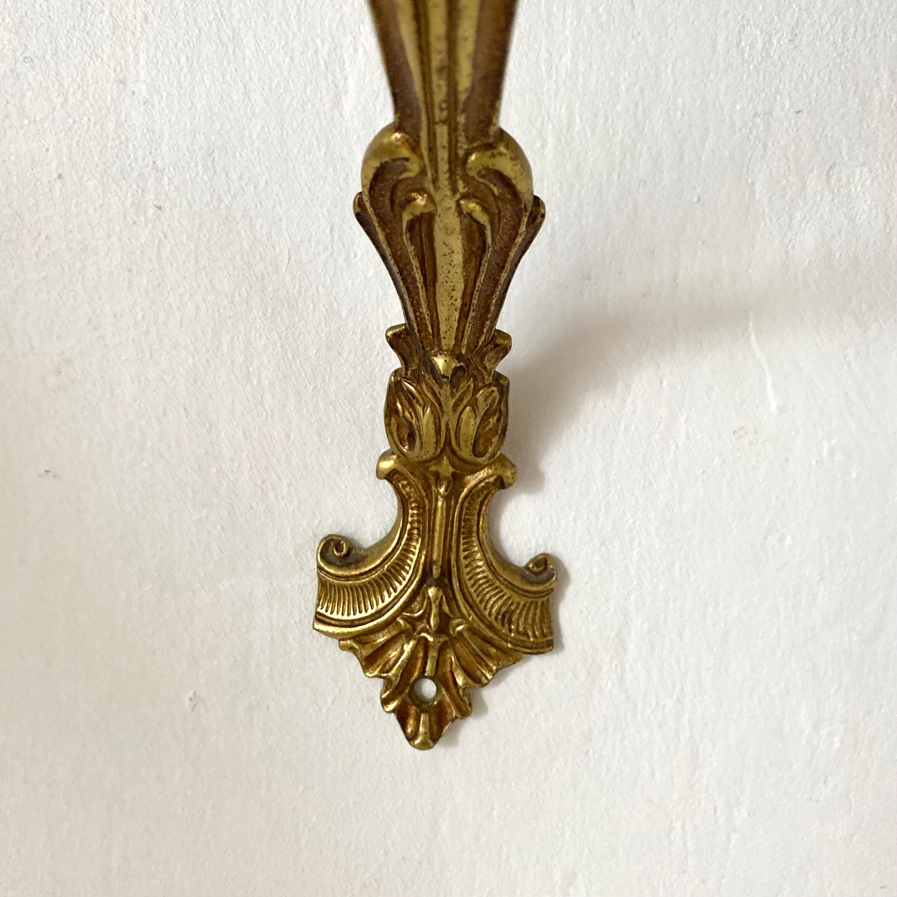 Baroque style wall console in pink marble and gilded metal