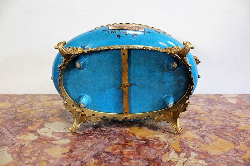 Planter in glazed porcelain and gilded bronze late nineteenth